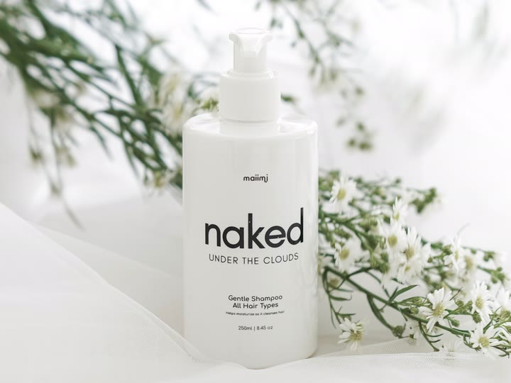 Bagaimana Shampoo Naked Under The Clouds Dapat Membantu Mencegah Penumpukan Produk Styling